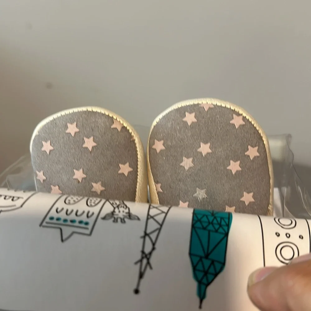 Ro + Me by ROBEEZ Infant Soft Sole Shoes Size 0-6 Months Unicorn